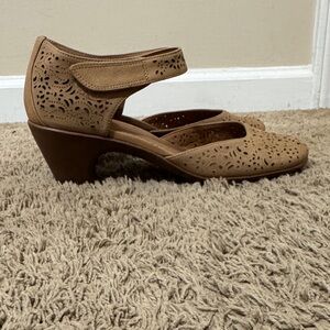 Easy Spirit Cindie Tan Leather Mary Jane Shoe size 10 Cottagecore Comfort Spring